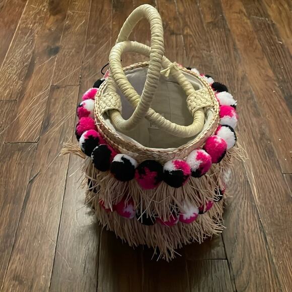 BTB Raffia Straw Round Pom Pom Bucket Bag New - Picture 3 of 8